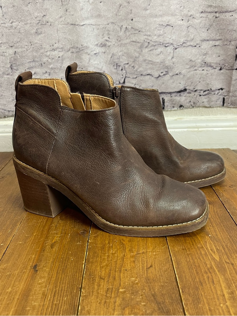 Crown vintage size 8.5 hashel ankle boots brown leather booties square toe